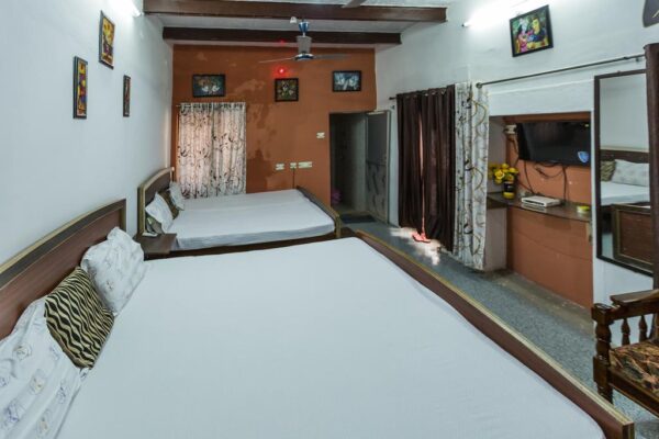 Kanha Paying Guest House Varanasi