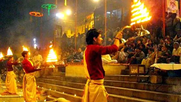 Varanasi Ganga Aarati Dashashwamedh Ghat Tour